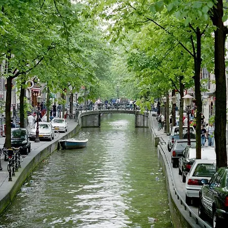 Botel Houseboat William & Houseboat Arthur