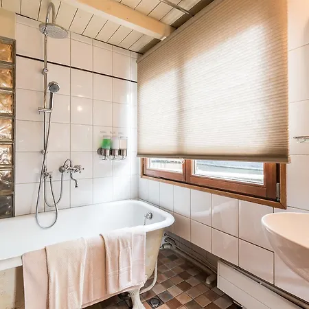 Houseboat William & Houseboat Arthur *