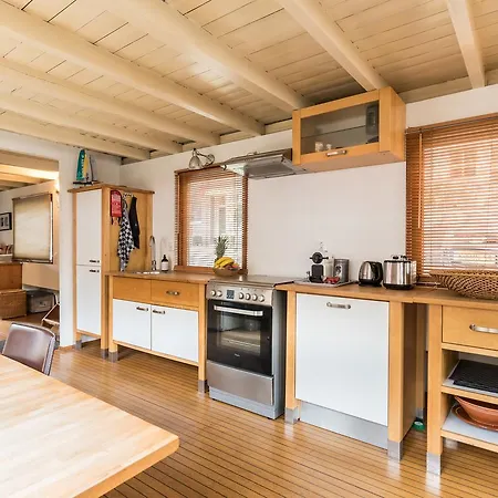 Houseboat William & Houseboat Arthur 보트호텔 암스테르담