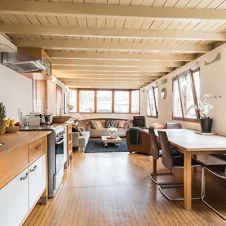Houseboat William & Houseboat Arthur 보트호텔 암스테르담