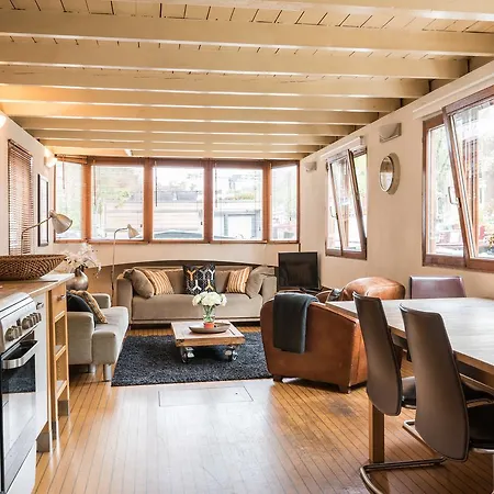 Houseboat Prince William & Houseboat Prince Arthur Ботель *