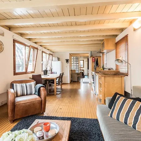 Botel Houseboat William & Houseboat Arthur Amsterdam